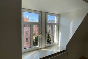 Charmante Dachgeschoss-Wohnung mit Balkon in Löbtau – Zwei Zimmer, ruhige Lage