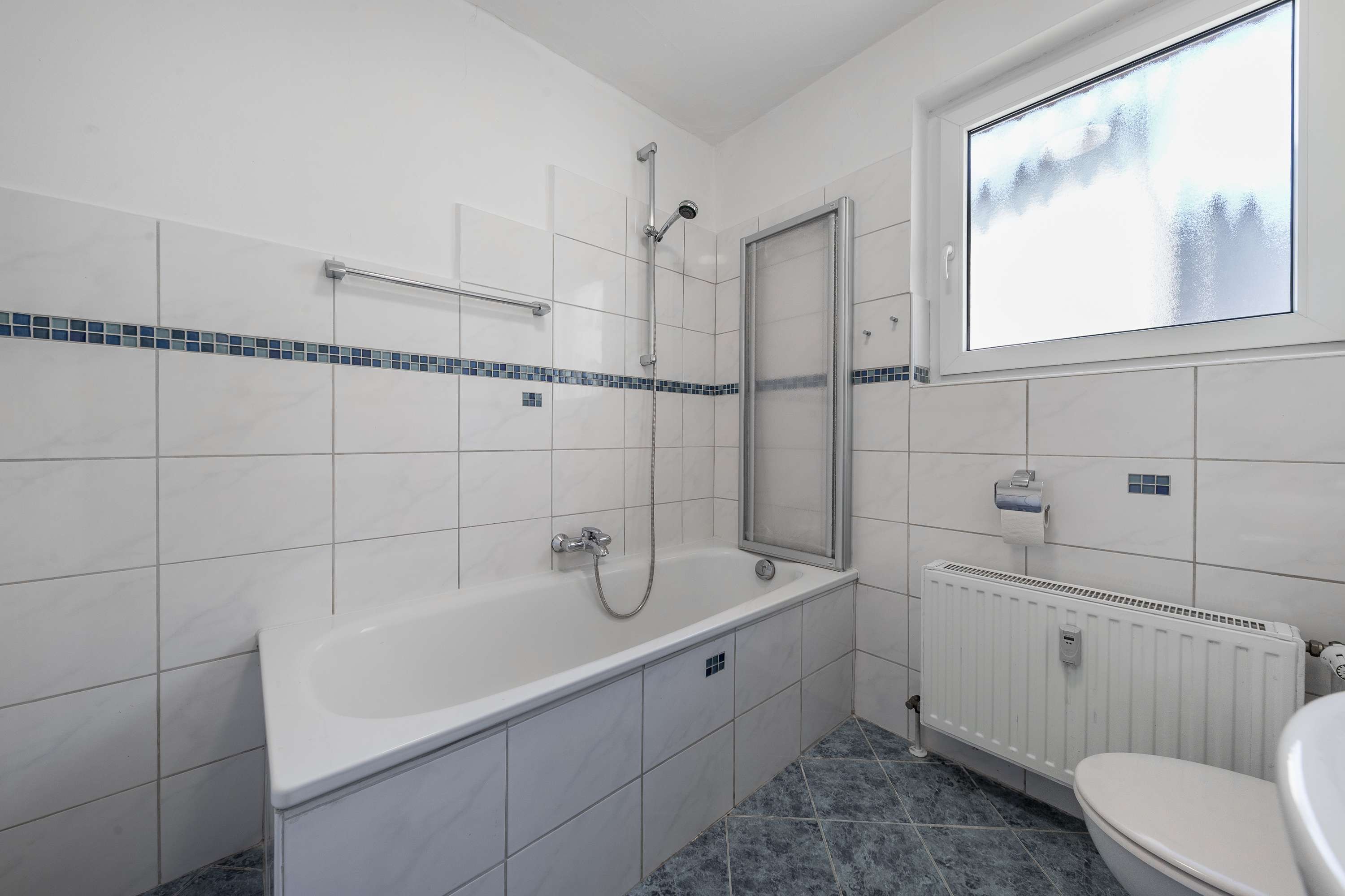 Immobilie in Estorf - Zwei Familien, ein Zuhause: Großes Grundstück, unendliche Möglichkeiten - Bild 6