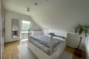 Helle 4,5-Zimmer-Maisonette in Stuttgart-Sillenbuch mit Loggia, Ausblick ins Grüne und Garten – Die vollständige Adresse der Immobilie erhältst du vom Anbieter., 70619 Sillenbuch (Ortsteil), Stuttgart – Vorschaubild 13