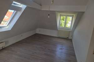 2 Zimmer Dachgeschosswohnung mit Balkon und EBK – Ostendstraße 1, 70190 Ostheim, Stuttgart – Vorschaubild 2