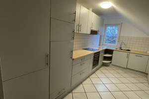 Schöne, helle 3-Zimmer-DG-Wohnung in Heilbronn-Böckingen, Eduard-Bader-Strasse – Eduard-Bader-Strasse 37, 74080 Böckingen, Heilbronn – Vorschaubild 6