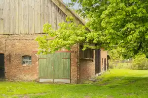 Handwerker-Traum im Grünen: Attraktive DHH mit gemütlichem Grundstück, Scheune und viel Potential – Ostvorpommern (Kreis) – Vorschaubild 9