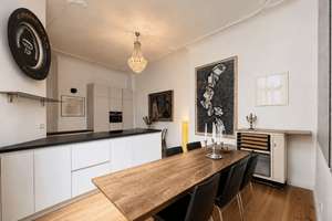 Klassische Altbauwohnung in Bestlage I 3 - Zimmer I 122 m I Westloggia I Wohnküche I Aufzug I Keller – Die vollständige Adresse der Immobilie erhältst du vom Anbieter., 14057 Charlottenburg, Berlin – Vorschaubild 6