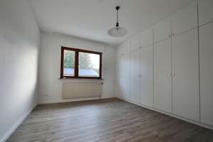 VIEL PLATZ ZUM WOHNEN, ARBEITEN & ENTSPANNEN - GROSSE TERRASSE & POOL- GARAGE FÜR 2 PKW – Heiterwanger Weg 36 po, 12209 Lichterfelde, Berlin – Vorschaubild 4