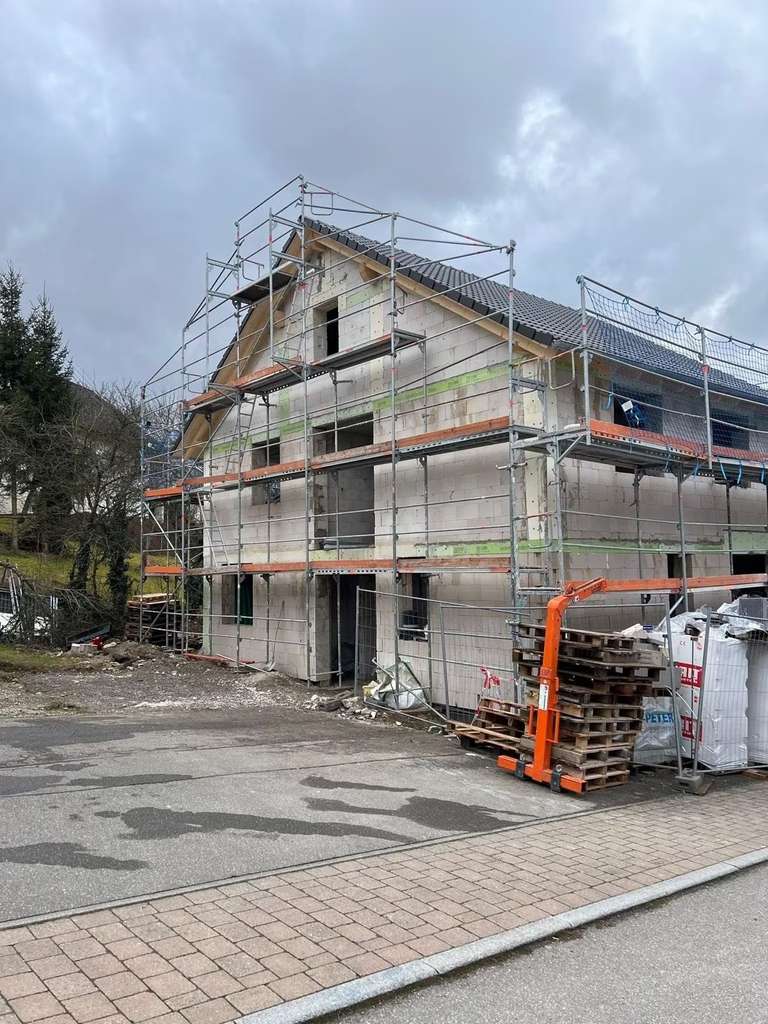 Immobilie in Fluorn-Winzeln - Modern wohnen im Grünen – Neubau-Doppelhaushälften mit Zukunftstechnologie - Bild 2