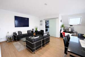 Wunderschöne Dachgeschosswohnung mit Aufzug, 2 Balkonen und Tiefgarage – Bellerstraße 59a, 50354 Hürth – Vorschaubild 2