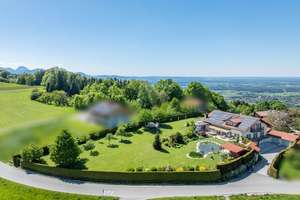 Juwel in malerischer Lage: 
Elegante Residenz mit weiterem Baugrundstück – Die vollständige Adresse der Immobilie erhältst du vom Anbieter., 83122 Samerberg – Vorschaubild 1