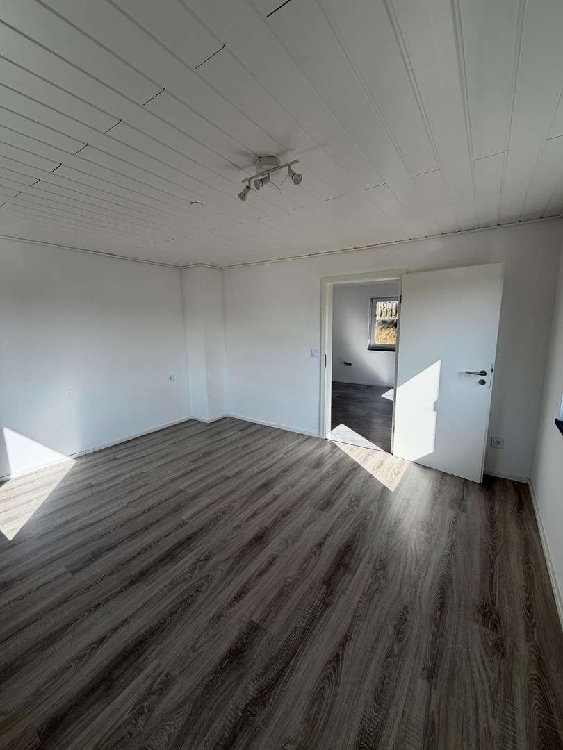 Immobilie in Beratzhausen - *Frisch Saniert & Provisionsfrei* Wunderschönes Einfamilienhaus mit malerischer Aussicht & 3 Gärten - Bild 10