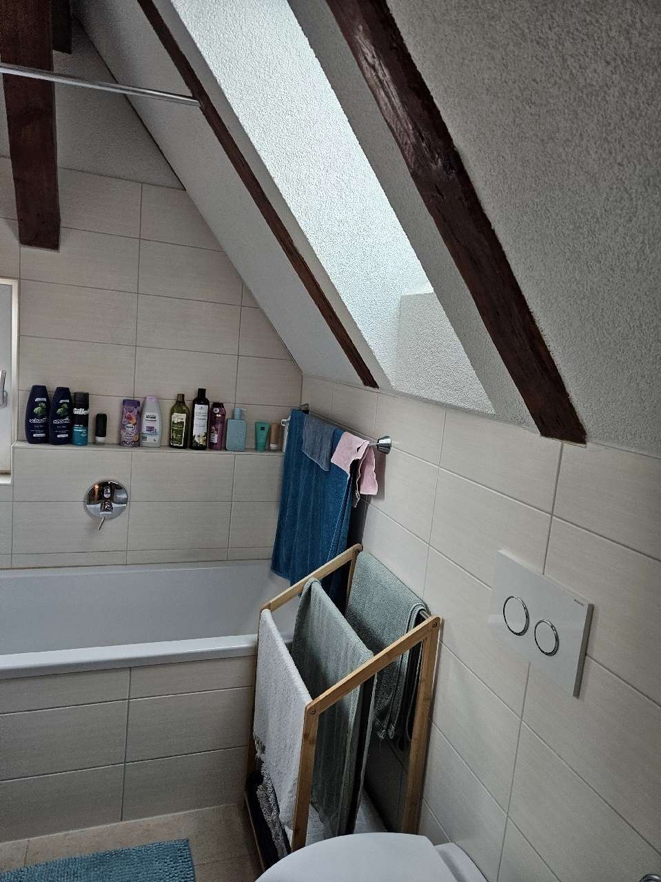 Immobilie in Allensbach - 3-Familien-Doppelhaushälfte mit Nebengebäude im Hinterhof in zentraler Ortslage von Alle - Bild 4