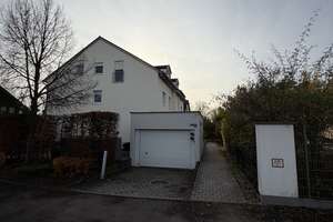 Sonnige drei Zimmer Wohnung mit großzügigen Balkon – Die vollständige Adresse der Immobilie erhältst du vom Anbieter., 85049 West, Ingolstadt – Vorschaubild 11
