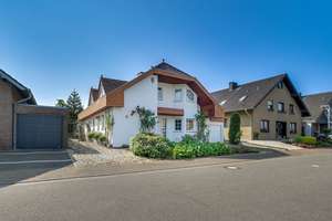 Repräsentatives Einfamilienhaus in familienfreundlicher Stichstraße von Baesweiler-Setterich – Die vollständige Adresse der Immobilie erhältst du vom Anbieter., 52499 Baesweiler – Vorschaubild 2