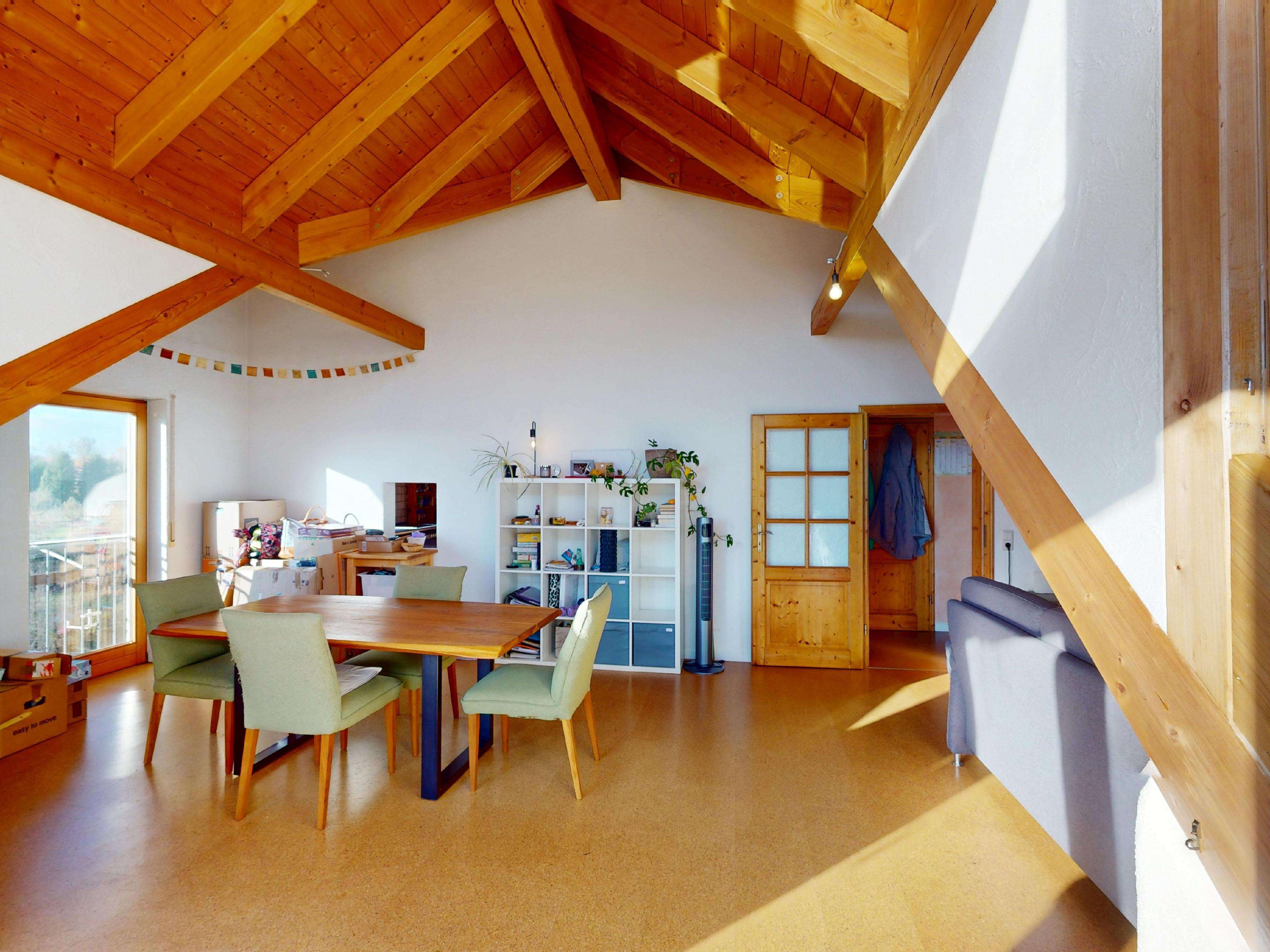 Immobilie in Weisweil - Einzigartiges Wohnambiente mit Holzbalken und Blick ins Grüne! - Bild 2