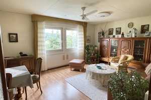 Charmantes Wohnhaus mit PV-Anlage, große Garage+Carport – Sigmaringen (Kreis) – Vorschaubild 2