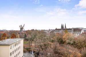Bremen-Mitte; helle 2 Zimmerwohnung mit Loggia im 8.OG an den Wallanlagen mit Panoramablick – Die vollständige Adresse der Immobilie erhältst du vom Anbieter., 28195 Altstadt, Bremen – Vorschaubild 1