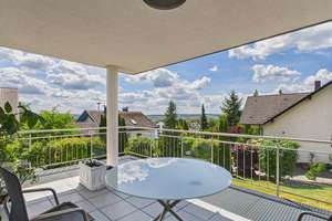 Ökologische Villa mit großem Garten, Wärmepumpe in neuwertigen Zustand für Familie und Beruf – Eggenbergstraße 4, 96155 Buttenheim – Vorschaubild 2