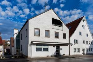 MEHRFAMILIENHAUS MIT ENTWICKLUNGSPOTENZIAL IN ALBECK – Die vollständige Adresse der Immobilie erhältst du vom Anbieter., 89129 Langenau – Vorschaubild 1