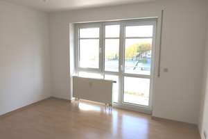 Sonnige 2-Zimmer-Wohnung mit Balkon und EBK in Regensburg – Die vollständige Adresse der Immobilie erhältst du vom Anbieter., 93049 Westenviertel, Regensburg – Vorschaubild 4