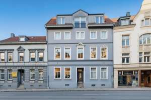Lichtdurchflutete 2-Zimmer-Wohnung mit großem Balkon und EBK, löffelfertig, in Düsseldorf Ludenberg – 40629 Ludenberg, Düsseldorf – Vorschaubild 2