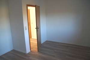 Helle 2-Zimmer Wohnung mit Laminat/ Balkon und PKW-Stellplatz zu verkaufen!! – Limbacher Straße 32, 9247 Röhrsdorf, Chemnitz – Vorschaubild 10