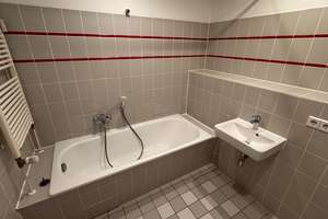 "Über den Dächern Leipzigs: Freie Wohnung im 3. OG mit Balkon & neuem Parkett" – Dimpfelstraße 47, 4347 Schönefeld-Abtnaundorf, Leipzig – Vorschaubild 9