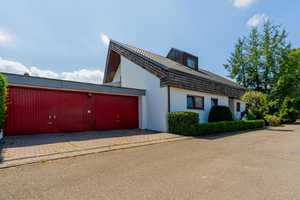 TRAUMHEIM - Einfamilienhaus mit 348 m² Innenraum, einem 594 m² großen Garten und zwei Garagen – Rems-Murr-Kreis – Vorschaubild 4