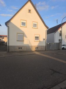 Gemütliches Zuhause am Bienwald – Haus mit Scheune, Hof und großem Garten