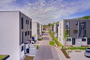 Moderne Doppelhaushälfte mit schönem Garten – Die vollständige Adresse der Immobilie erhältst du vom Anbieter., 82380 Peißenberg – Vorschaubild 1