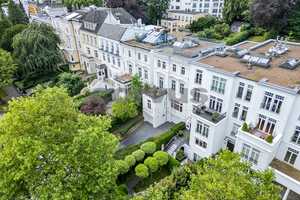 Herrschaftliche Gründerzeitvilla mit drei Wohneinheiten in bester Lage von Harvestehude – Hamburg – Vorschaubild 2