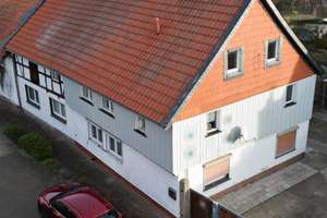 Wohnen & Vermieten: Ferienwohnung sofort nutzbar – OG/DG mit viel Potenzial zur Sanierung in Drübeck – Die vollständige Adresse der Immobilie erhältst du vom Anbieter., 38871 Drübeck – Vorschaubild 1
