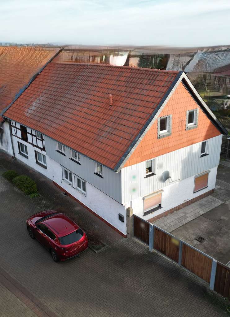 Immobilie in Ilsenburg - Wohnen & Vermieten: Ferienwohnung sofort nutzbar – OG/DG mit viel Potenzial zur Sanierung in Drübeck - Bild 0