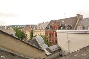DEM HIMMEL SO NAH / Schöne Dachgeschosswohnung mit Einbauküche in Jugendstil-Stadtvilla – Blücherstraße 34, 65195 Westend / Bleichstraße, Wiesbaden – Vorschaubild 13