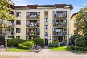 Freiburg-Littenweiler-2-Zimmer-Wohnung im EG mit Balkon, Terrasse, TG-Stellplatz & neuen Fenstern – 79117 Littenweiler, Freiburg im Breisgau – Vorschaubild 2