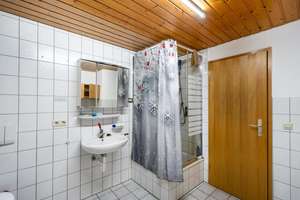 Dreifamilienhaus mit Fabrikgebäude (evtl. ausbaufähig) – Die vollständige Adresse der Immobilie erhältst du vom Anbieter., 78054 Schwenningen, Villingen-Schwenningen – Vorschaubild 12
