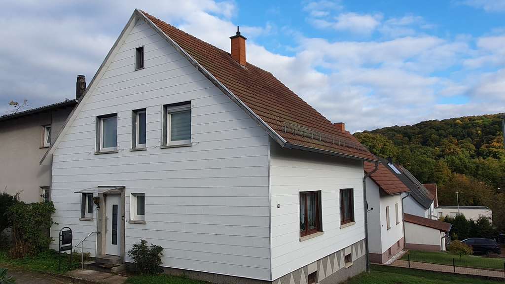 Mehrgenerationenhaus in schöner Ortsrandlage von Kirrberg