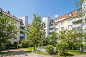 Altbaujuwel in Schwabing mit Südwestbalkon und Blick in den ruhigen Innenhof, befristet auf 5 Jahre – Die vollständige Adresse der Immobilie erhältst du vom Anbieter., 80803 Am Luitpoldpark, München – Vorschaubild 3