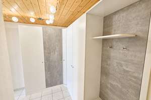 3- Zimmer- ETW mit hochwertiger Einbauküche, saniertem Bad u. Garage – Im Blumengarten 1, 75181 Huchenfeld, Pforzheim – Vorschaubild 4