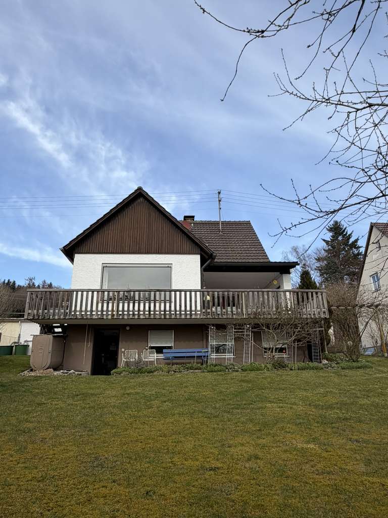 Immobilie in Dinkelscherben - Viel Platz für die Familie – Einfamilienhaus mit Terrasse & Balkon - Bild 4