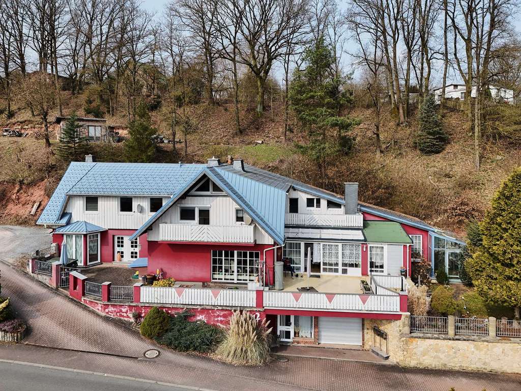 Eine feste Wohnburg mit Werratalblick