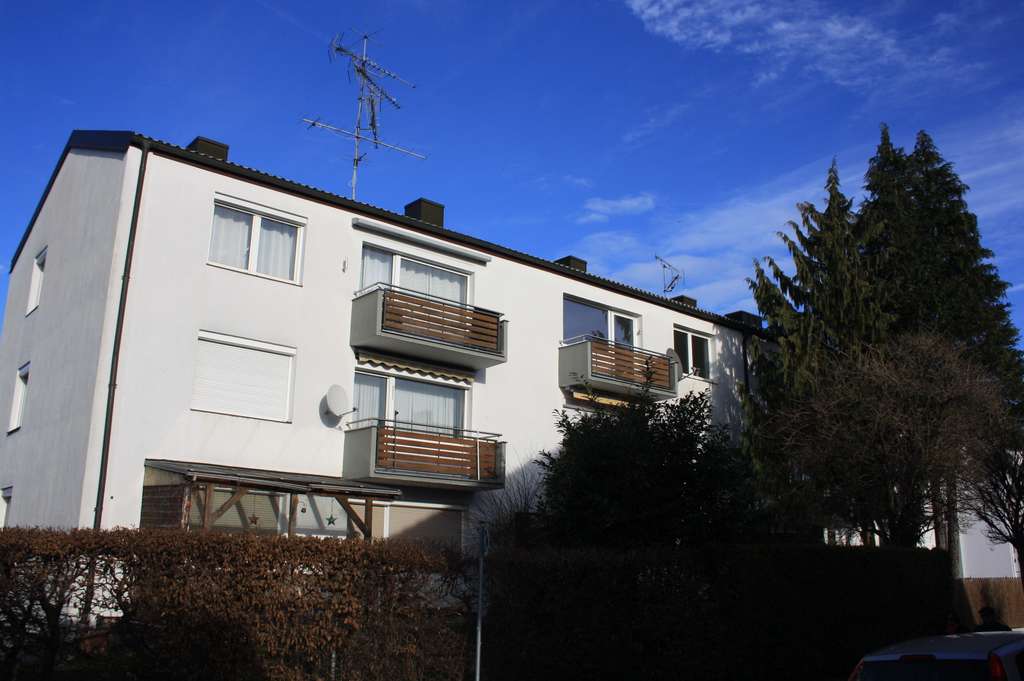 Immobilie in Kolbermoor - günstige 3-Zimmer-Wohnung - Ein Rohdiamant wartet auf den Feinschliff - Bild 0