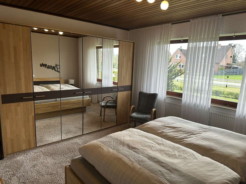 Immobilie in Ostrhauderfehn - Großzügiges Wohnhaus mit besonderem Charme, großem Garten und vielfältigen Nutzungsmöglichkeiten - Bild 9