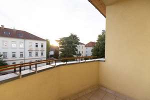 Charmante 2-Raumwohnung mit Loggia & großzügiger Wohnküche – Erstbezug nach Sanierung – 1139 Kaditz, Dresden – Vorschaubild 3
