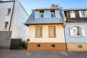 Charmante Doppelhaushälfte mit Potenzial – Ihr neues Zuhause in Frankfurt am Main – 65929 Unterliederbach, Frankfurt am Main – Vorschaubild 2