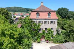 Historisches Anwesen Nähe Erlangen
Einzigartig und Bezaubernd zu jeder Jahreszeit – Die vollständige Adresse der Immobilie erhältst du vom Anbieter., 91336 Heroldsbach – Vorschaubild 1