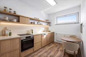 Ganz Oben ist es am schönsten! + U-Bahnnähe -  Charmante 3-Zimmer-Wohnung – Die vollständige Adresse der Immobilie erhältst du vom Anbieter., 80992 Alt-Moosach, München – Vorschaubild 7