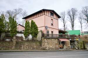 Brühl, bezugsfreies Wohnhaus + 3 Monteurzimmer + 1 Apartment + 1  Kiosk – Rhein-Erft-Kreis – Vorschaubild 1