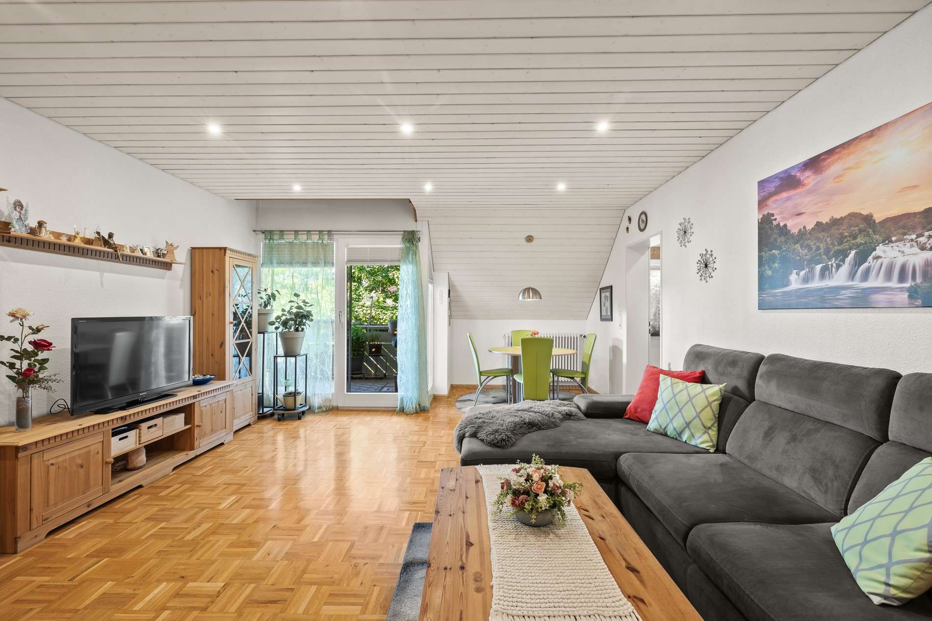 Immobilie in Lottstetten - Wohlfühloase - Maisonette-Wohnung - modernisiert - offenes Wohnkonzept für junge und jung gebliebene - Bild 5