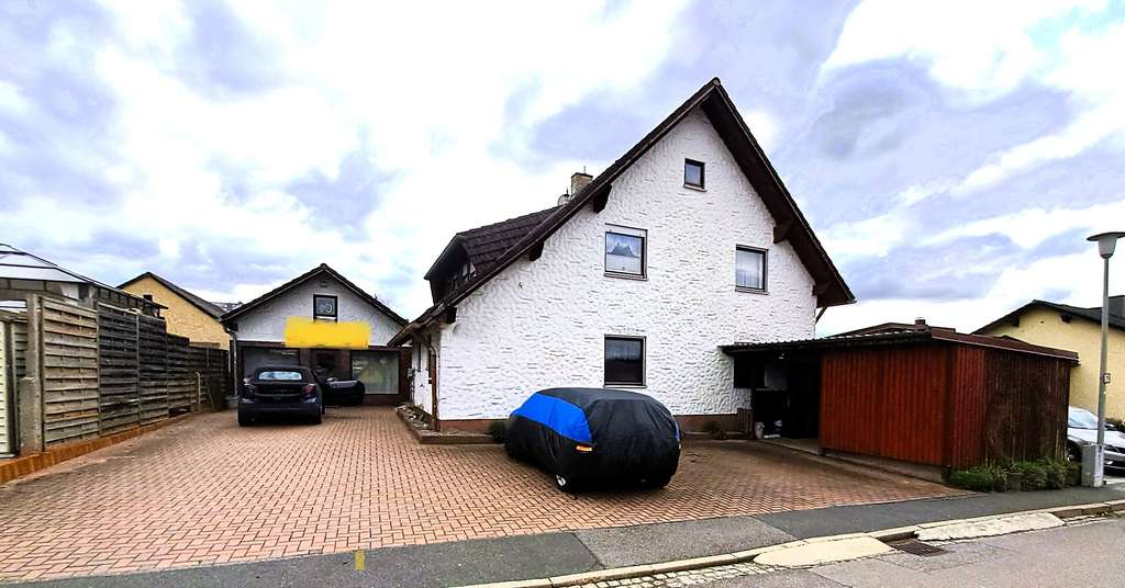 Immobilie in Burglengenfeld - Geräumiges 9-Zimmer Haus in Burglengenfeld mit Garage - Bild 0