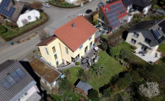 Architektenhaus mit Einliegerwohnung, Garten, Carport & exklusivem Wohnambiente