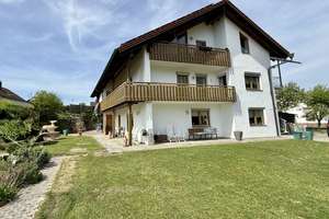 Gepflegtes Mehrfamilienhaus mit 4 Wohneinheiten und interessanten Optionen – Die vollständige Adresse der Immobilie erhältst du vom Anbieter., 94491 Hengersberg – Vorschaubild 2