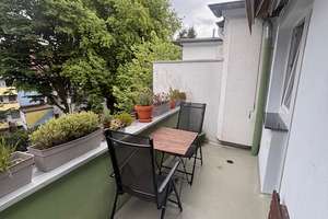 Stilvolle, in 2018 kernsanierte DG-Wohnung mit offener Küche, Balkon +  2 Bädern in attraktiver Lage – 45147 Holsterhausen, Essen – Vorschaubild 15